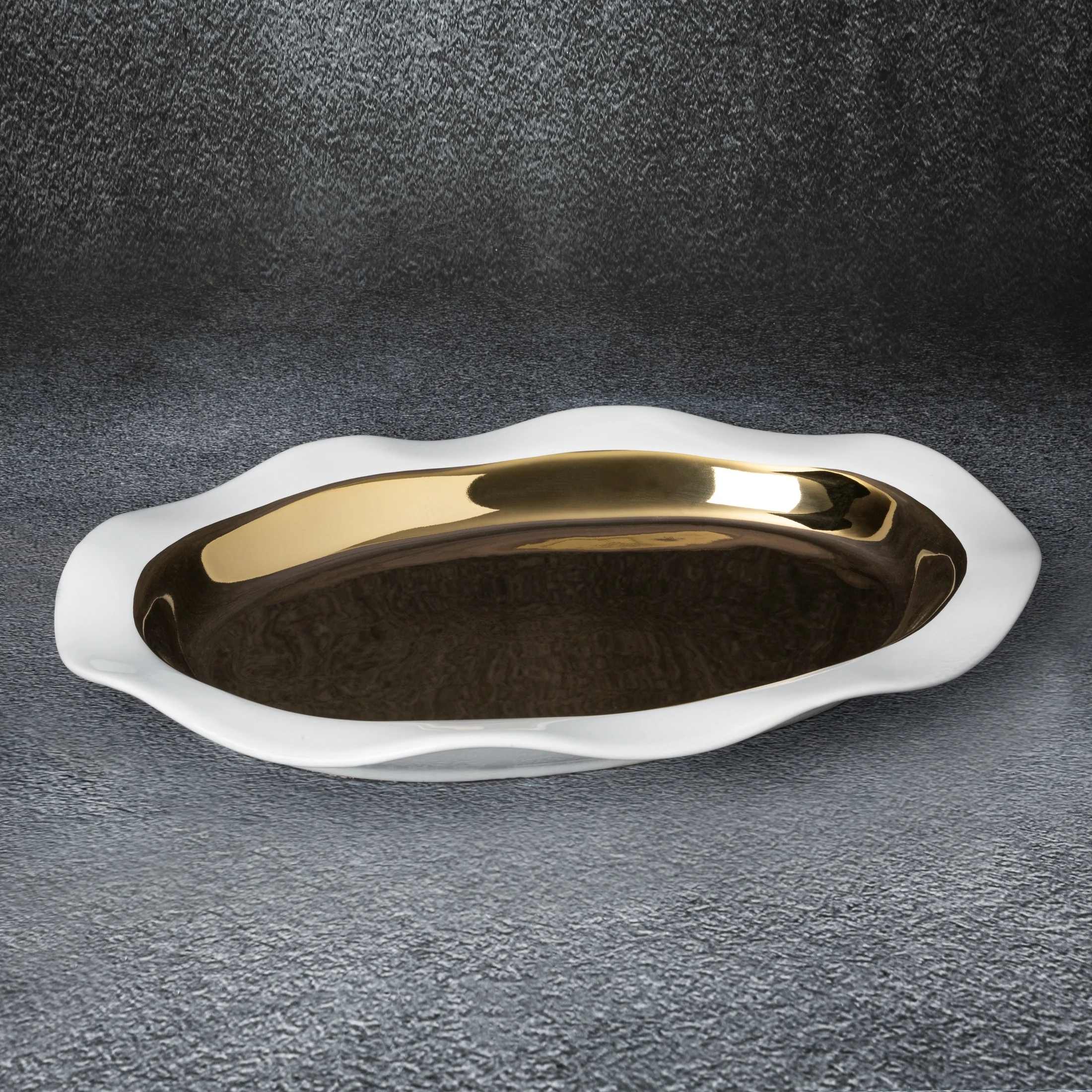 Patera ceramiczna dekoracyjna biało-złota o falującym kształcie 35x26x4 cm MAJA Eurofirany