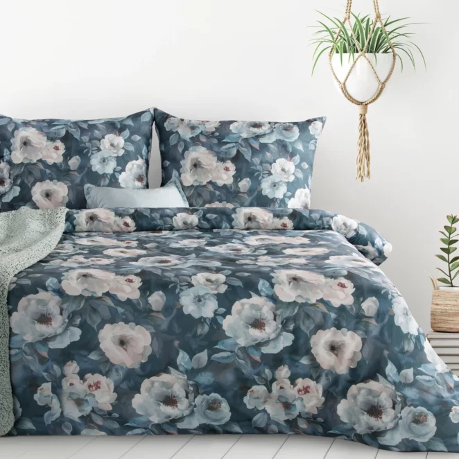 Pościel 160x200 cm komplet 3 częściowy  kolor ciemnogranatowy, jasnoniebieski z motywem kwiatów KIRA Design 91 Eurofirany