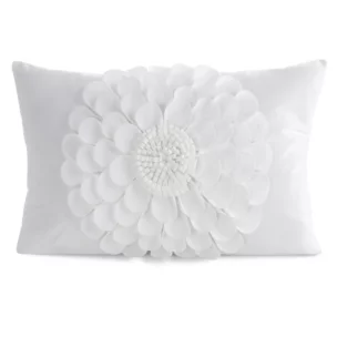 Poszewka na poduszkę 30 x 50 cm z welwetu kolor kremowy zdobiona kwiatem 3D FLORES 2 Eurofirany