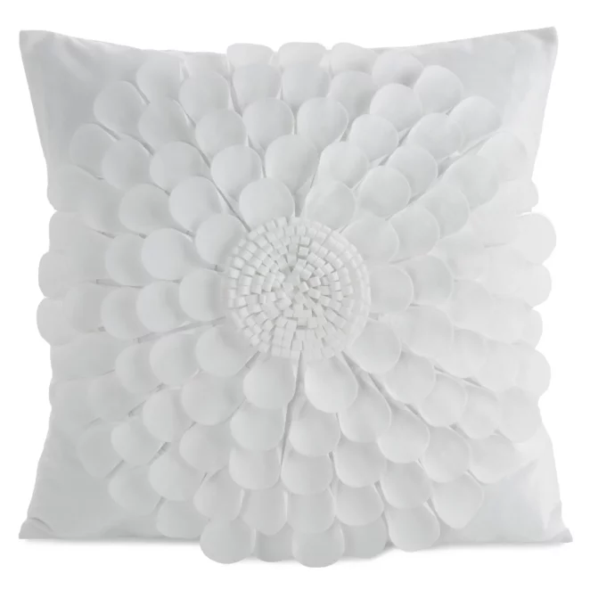 Poszewka na poduszkę 45 x 45 cm z welwetu kolor kremowy zdobiona kwiatem 3D FLORES 2 Eurofirany