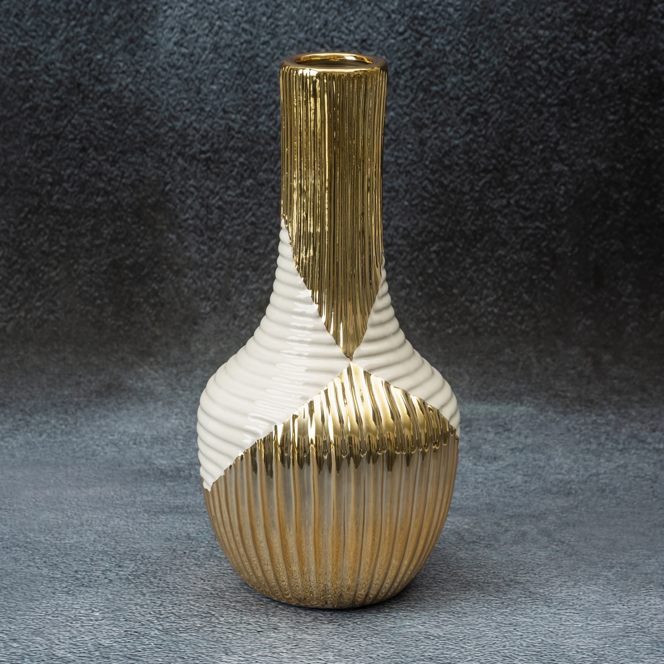 Rakel wazon ceramiczny biało-złoty z geometrycznym wzorem 14x28 cm Eurofirany