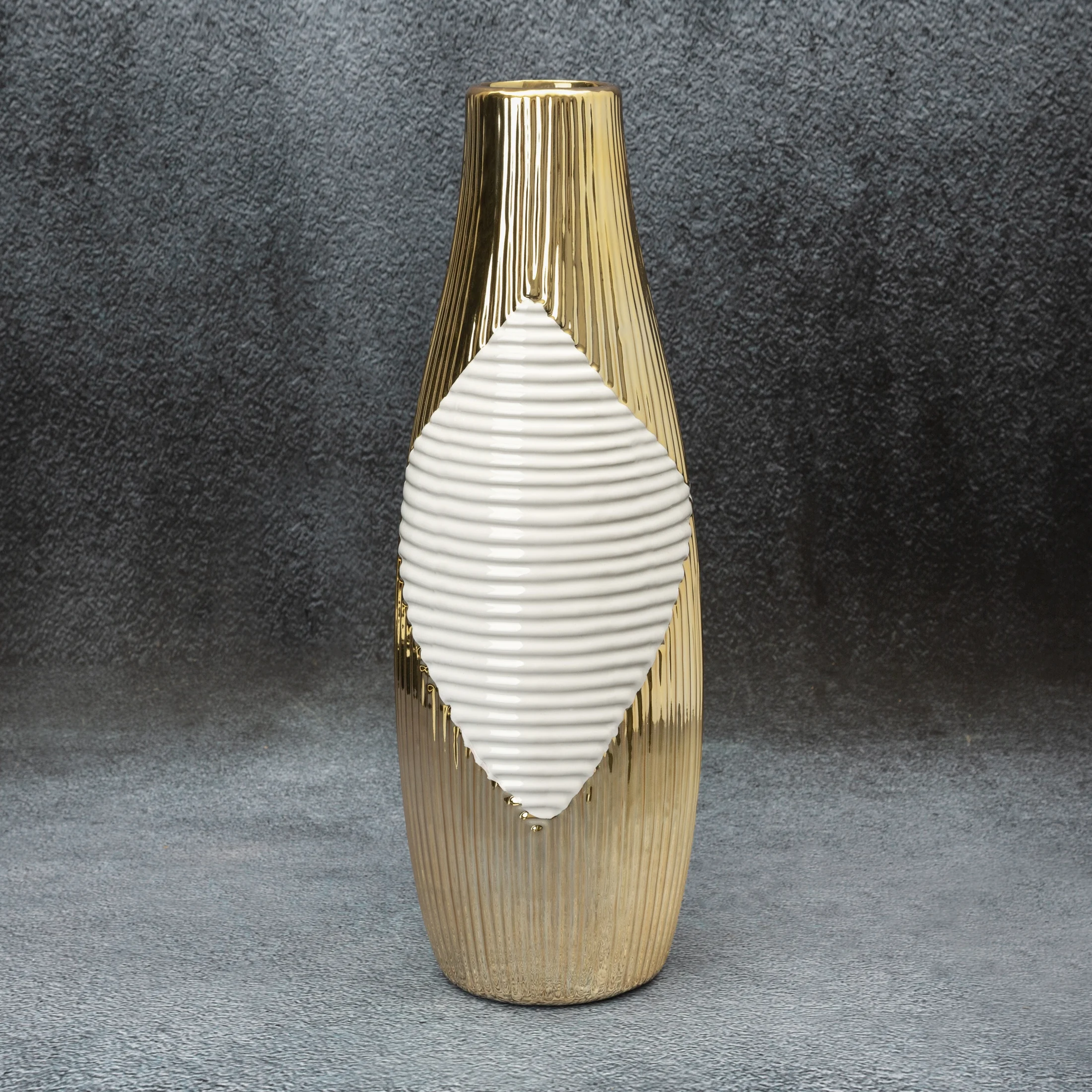 Rakel wazon ceramiczny biało-złoty z geometrycznym wzorem 14x40 cm Eurofirany