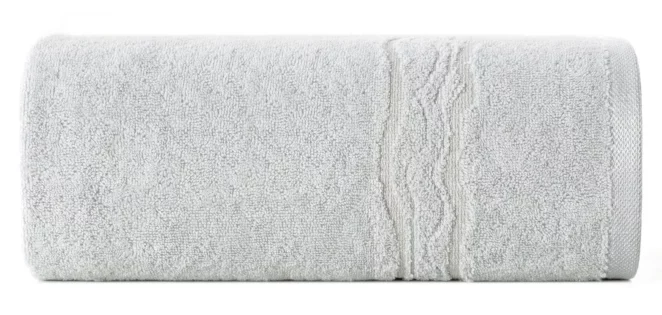 Ręcznik kąpielowy 50x90 cm bawełniany kolor srebrny zdobiony bordiurą z błyszczącym wzorem 500 g/m2 KARIN Eurofirany