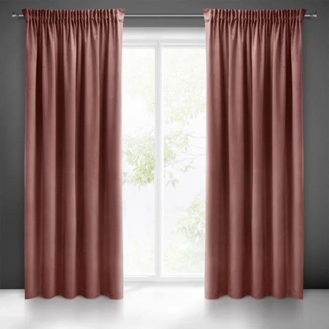 Zasłona ciemnoróżowa z gładkiego welwetu 140x270 taśma SIBEL Pierre Cardin Eurofirany