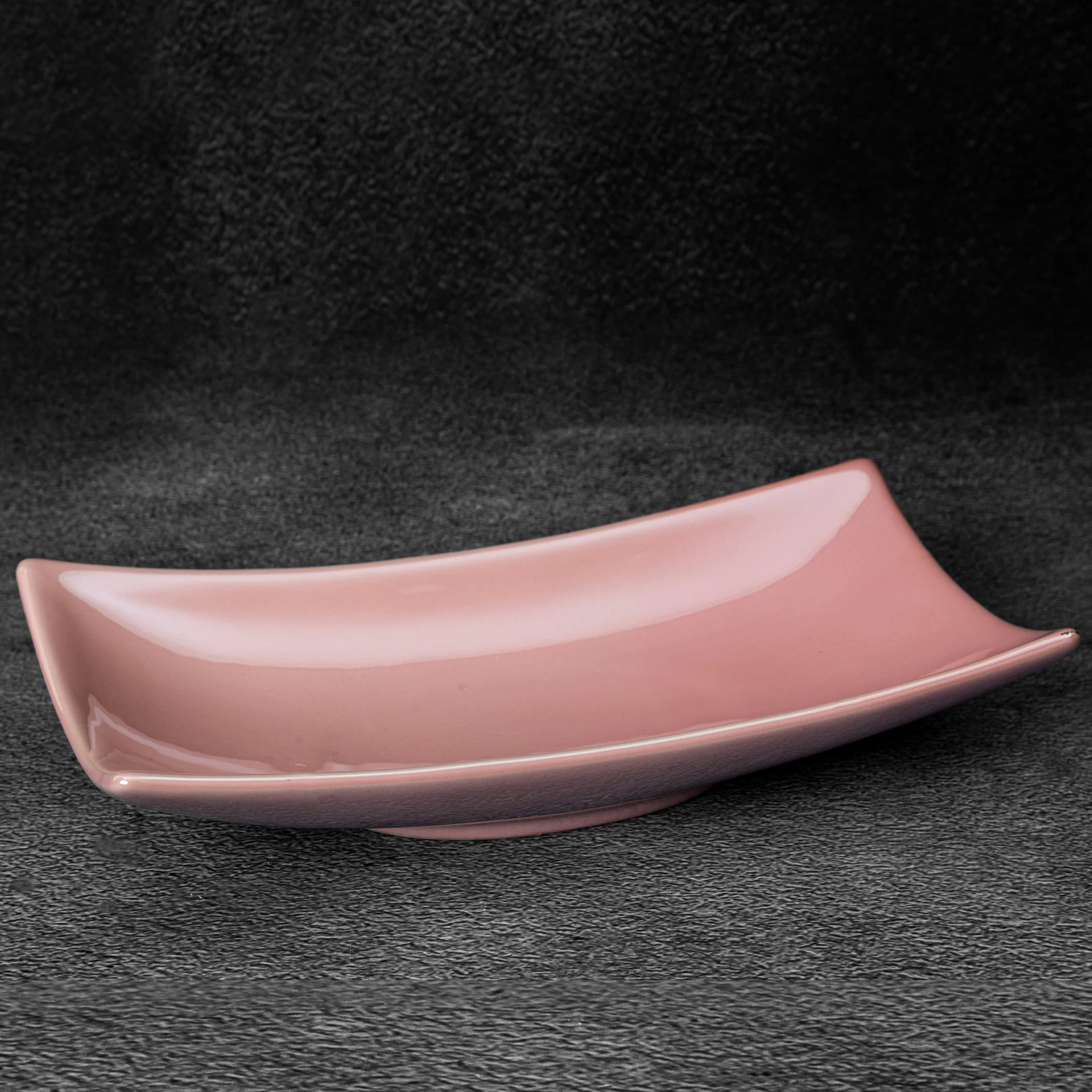 Patera ceramiczna dekoracyjna różowa z perłowym połyskiem 31x17x7 cm Eurofirany