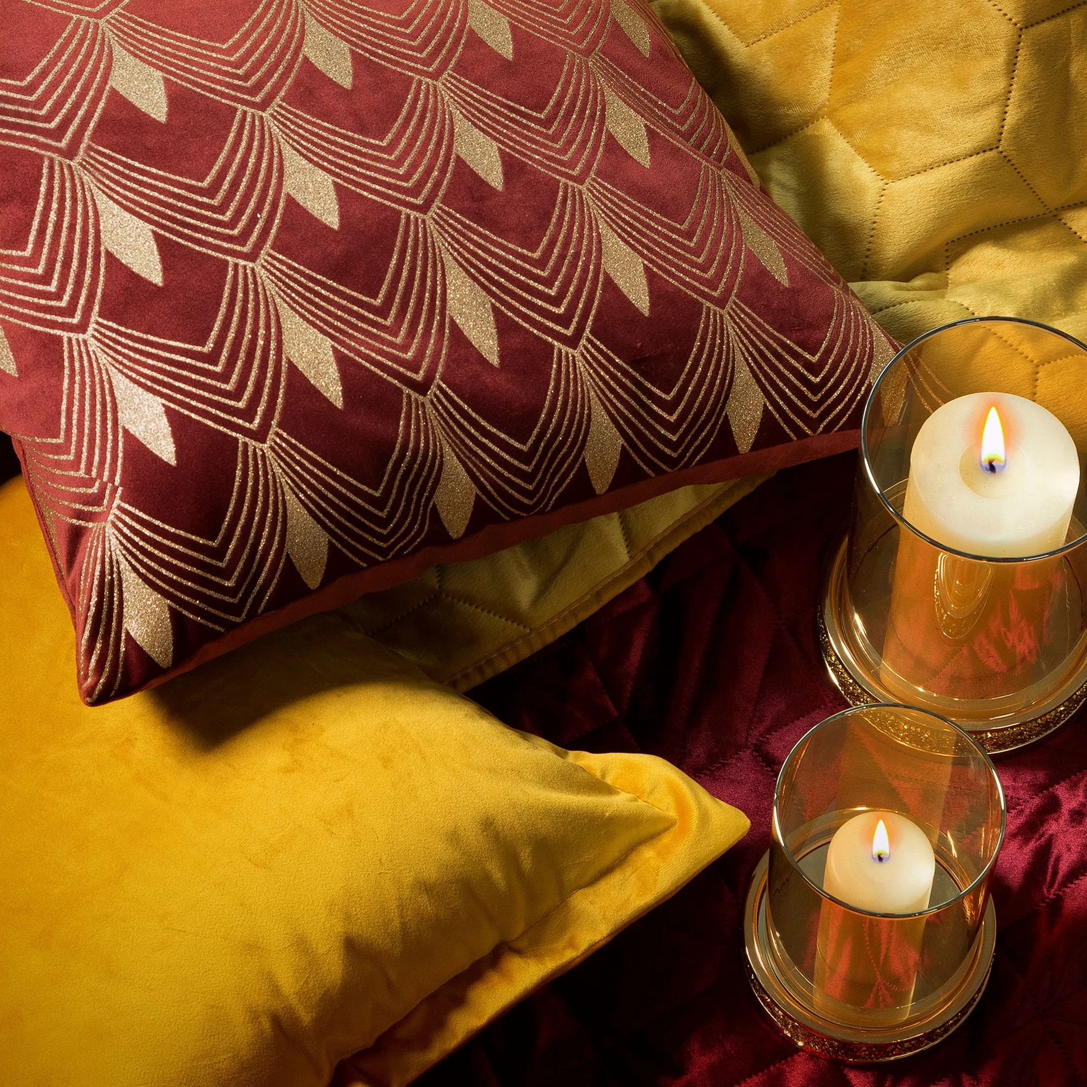 SUZI złoty metalowy świecznik ze szklanym kloszem 14x20 cm Eurofirany