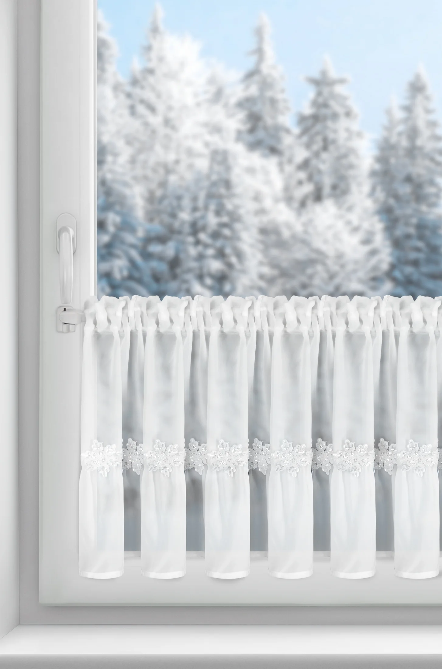Świąteczna zazdrostka biała z szyfonu zdobiona aplikacją śnieżynek 40x150 cm taśma - XMAS Eurofirany