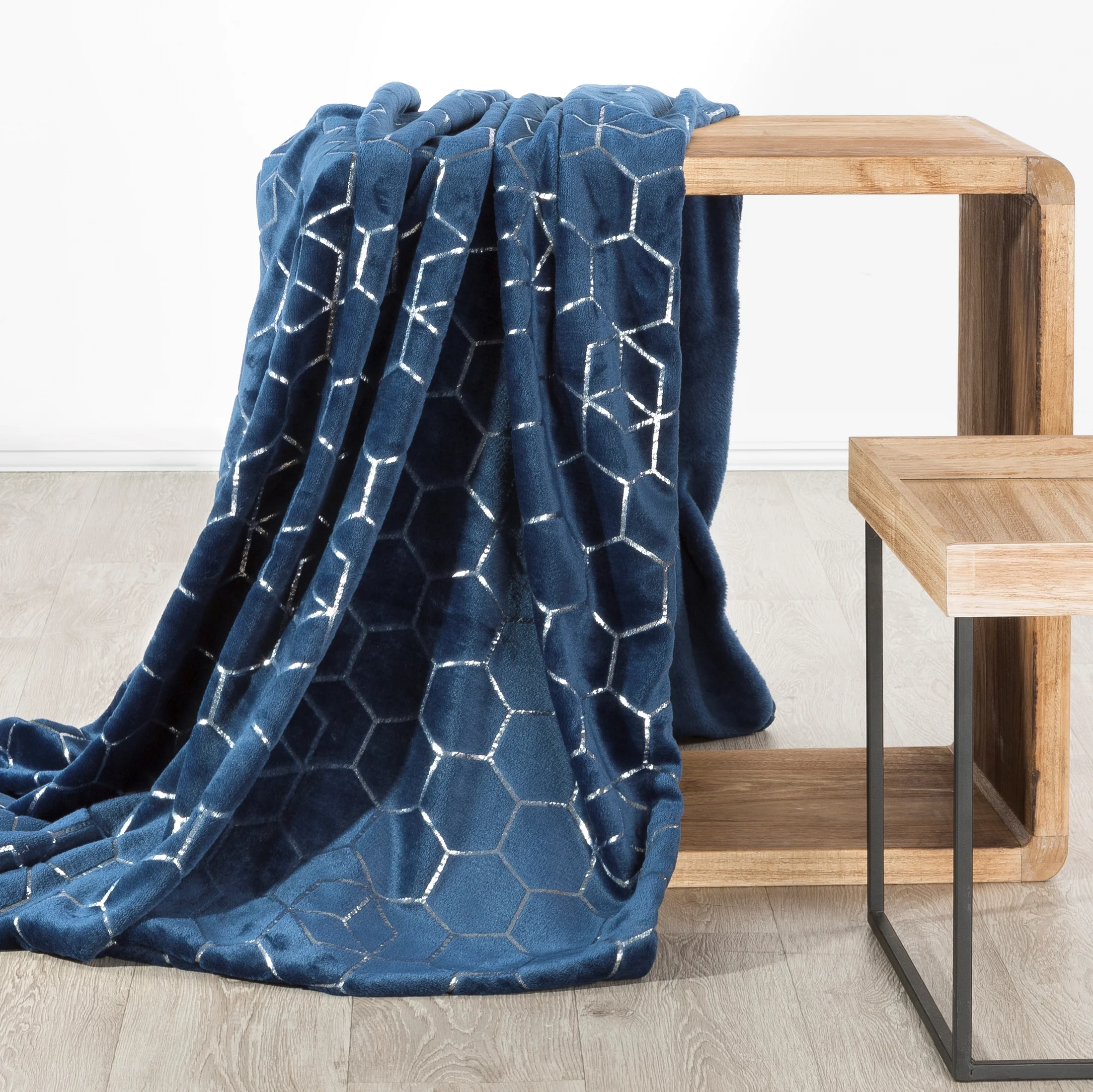 Koc narzuta na fotel VANESA z mikroflano Design 91