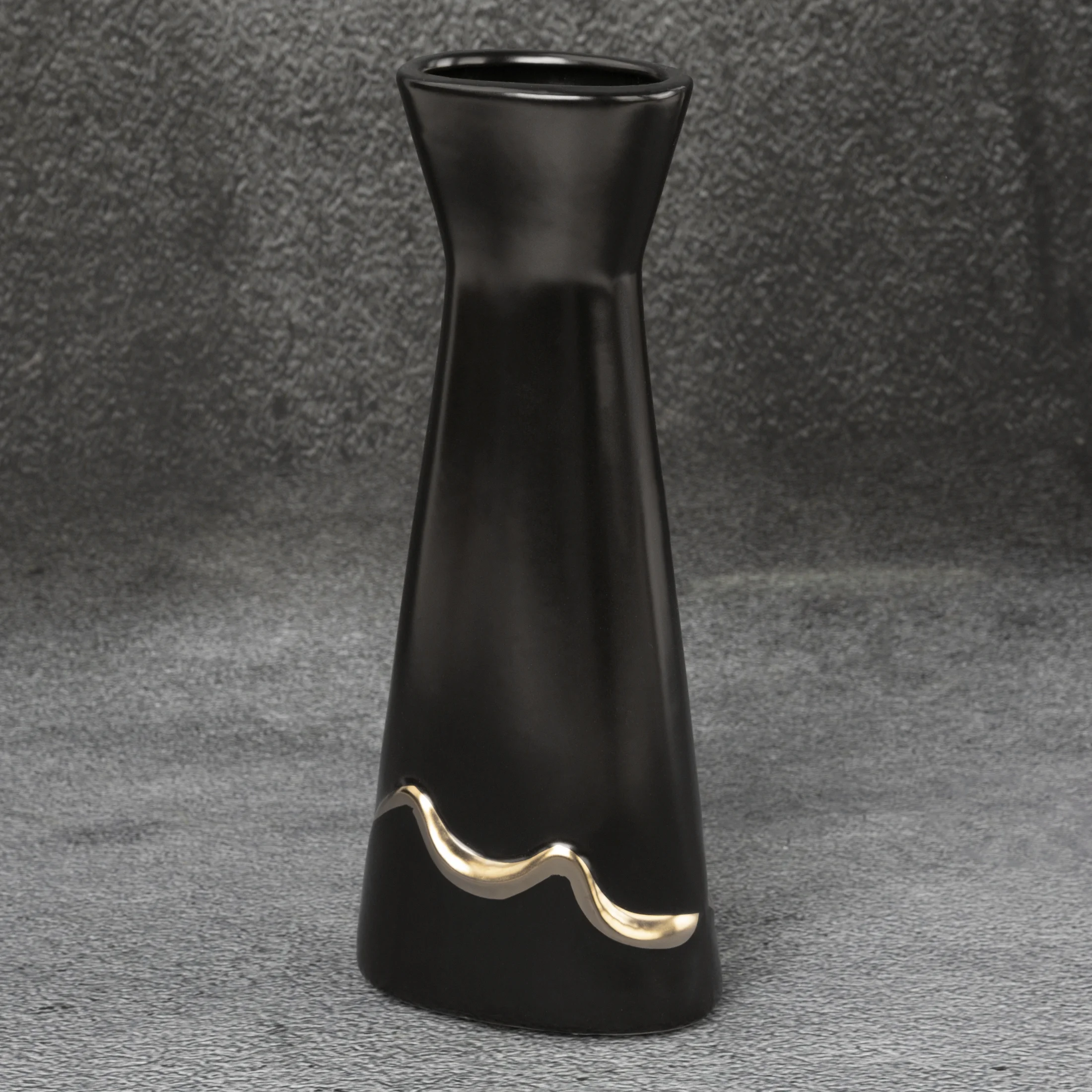 EBRU CZARNY WAZON CERAMICZNY ZE ZŁOTYM AKCENTEM 10x6x25 cm EUROFIRANY
