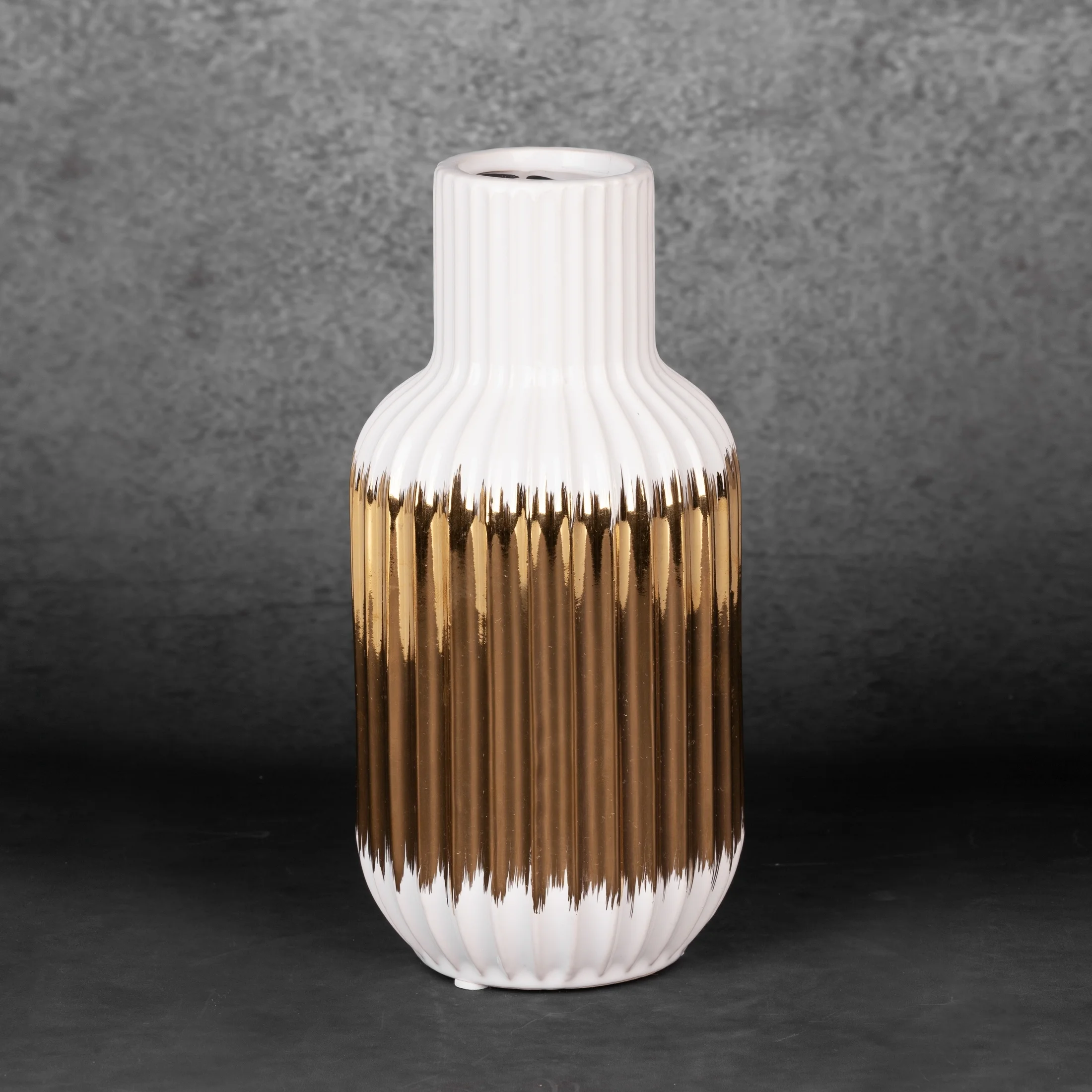 Wazon ceramiczny MONA z geometrycznym motywem biało-złoty