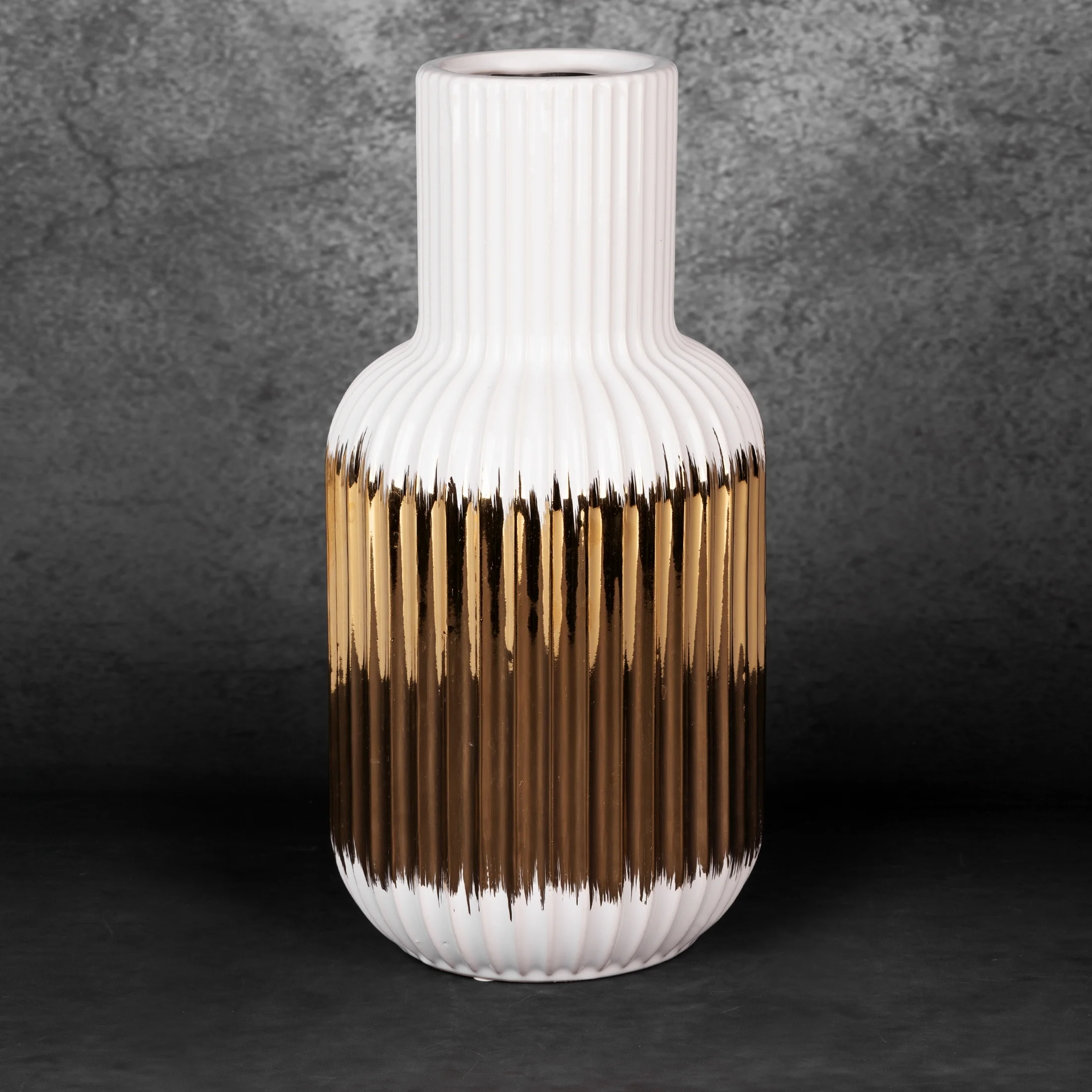Wazon ceramiczny MONA z geometrycznym motywem biało-złoty