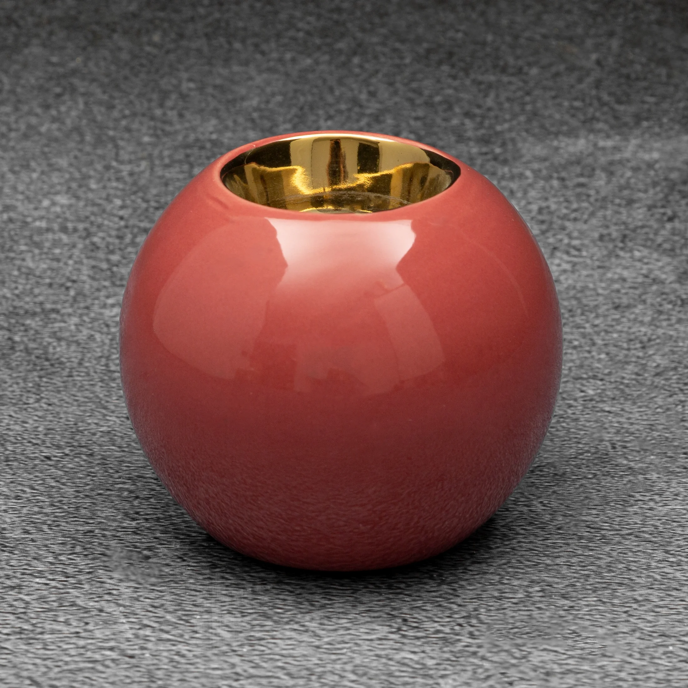 Świecznik ceramiczny SIBEL ciemnoróżowy gładki i nowoczesny design Eurofirany