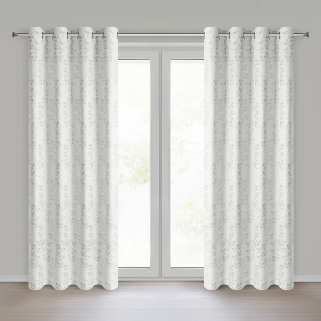 Zasłona biało-srebrna zaciemniająca typu blackout z roślinnym motywem 140x250 cm przelotka - WHITNEY Eurofirany