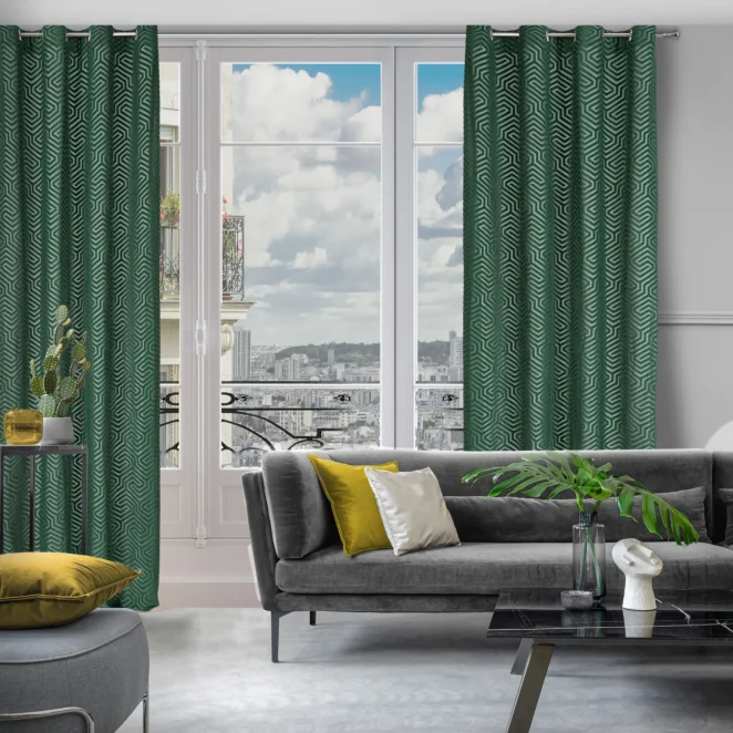 Zasłona ciemnozielona we wzór geometryczny z tkaniny welwetowej 140x250 przelotka INGA Pierre Cardin Eurofirany