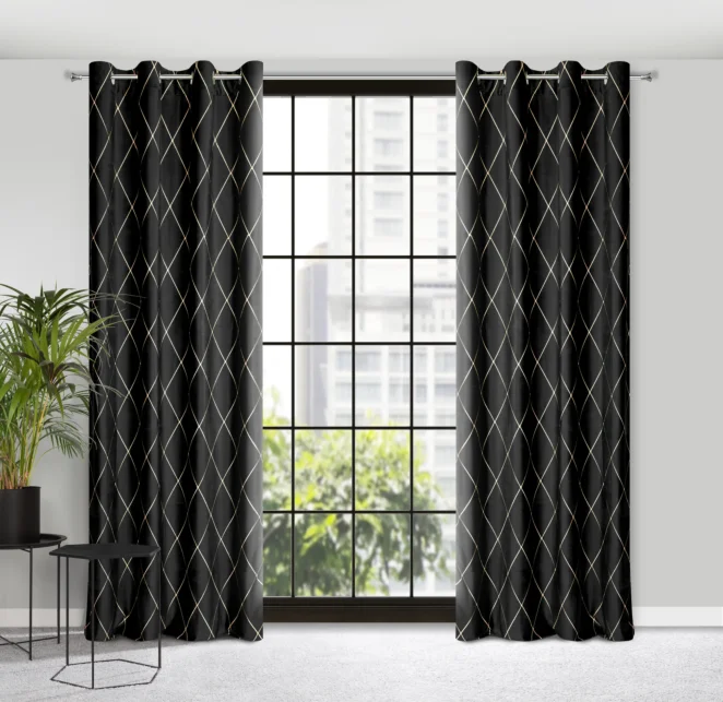 Zasłona czarno, złota haftowana w duże karo z tkaniny welwetowej 140x250 cm przelotka MARGO Pierre Cardin Eurofirany