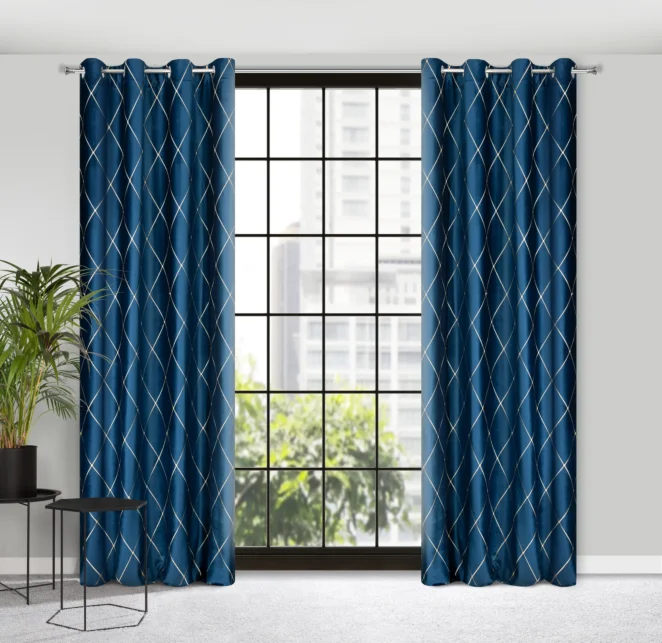Zasłona granatowo, złota haftowana w duże karo z tkaniny welwetowej 140x250 przelotka MARGO Pierre Cardin Eurofirany