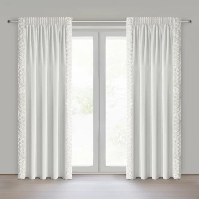 Zasłona kremowa z welwetu zdobiona aplikacją 3D róż 140x270 cm taśma - ROSES Eva Minge Eurofirany