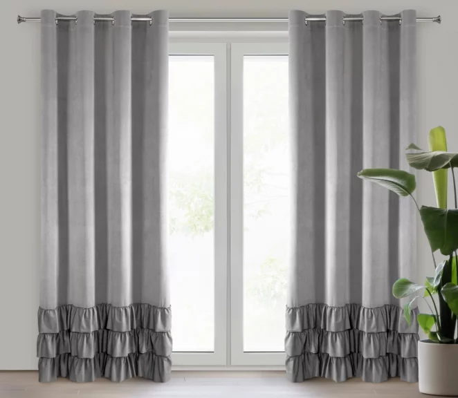 Zasłona stalowa z welwetu zdobiona trzema subtelnymi falbanami 140x250 cm przelotka MEGI Eurofirany