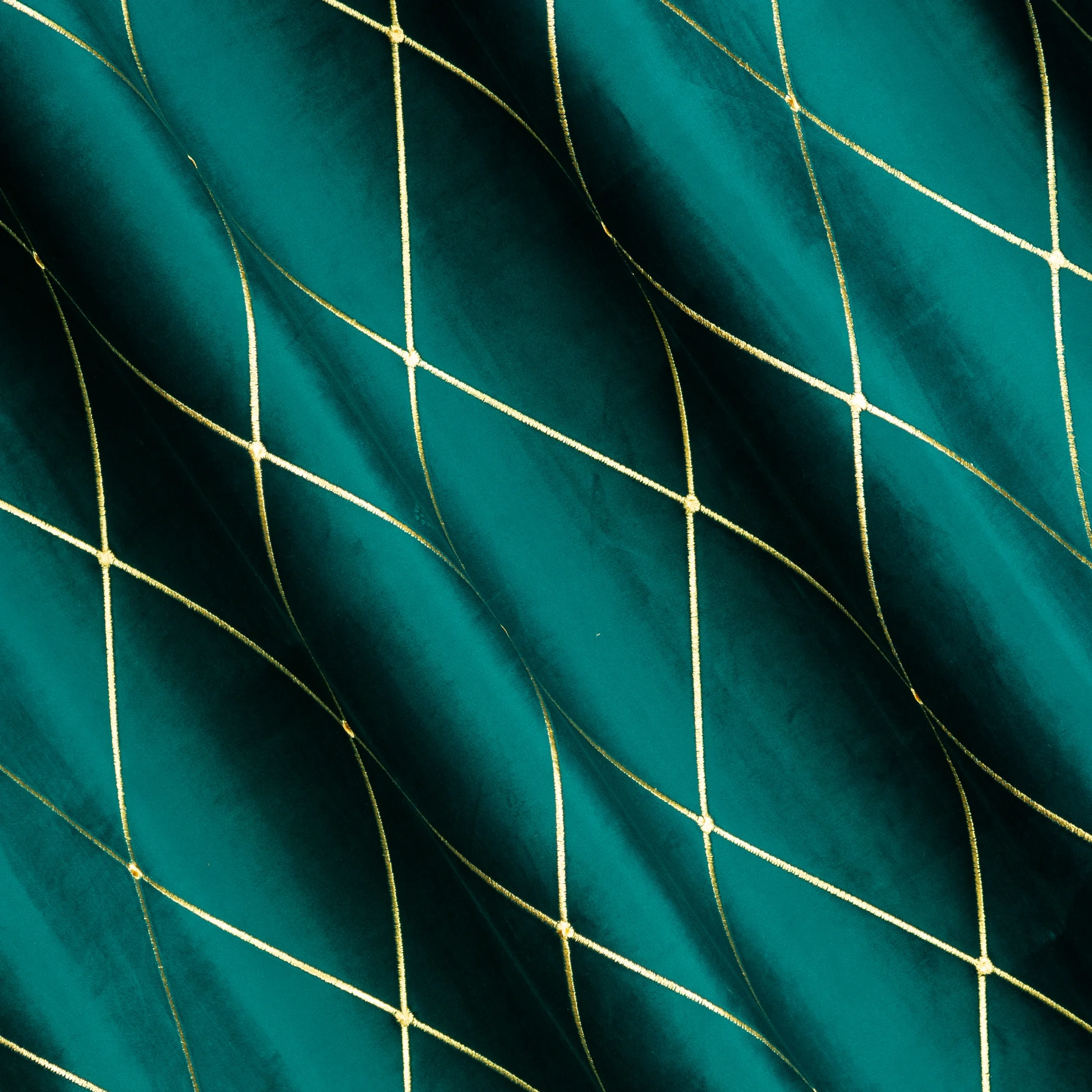 Zasłona turkusowo, złota haftowana w duże karo z tkaniny welwetowej 140x250 cm przelotka MARGO Pierre Cardin Eurofirany