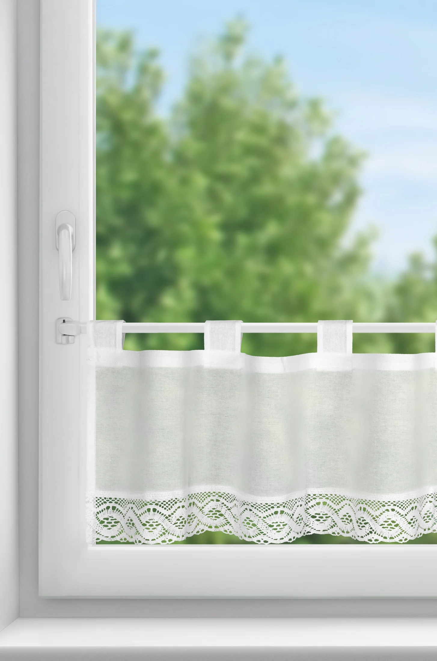 Zazdrostka biała z tkaniny z przewagą bawełny zdobiona koronką 150x30 cm VINCE Eurofirany