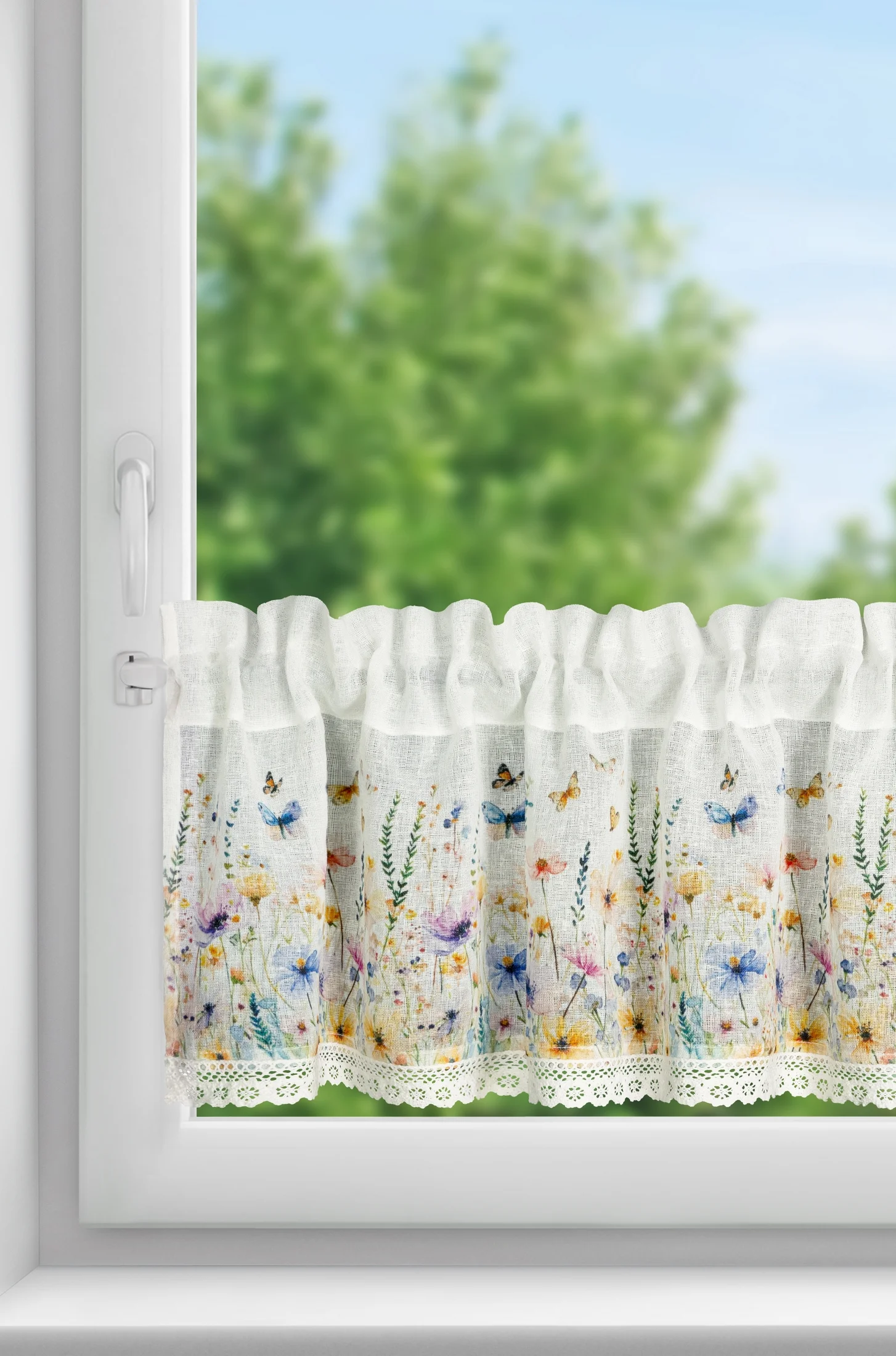 Zazdrostka biało, żółta z etaminy zdobiona nadrukiem kwiatów i koronką 150x30 cm tunel ROZALIE Eurofirany
